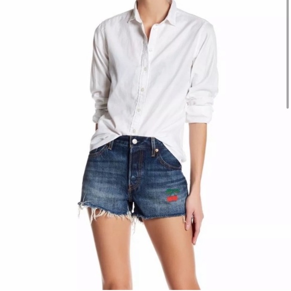 🍒 Levi's 501 Cherry Patch Button Fly Cut Off Denim Shorts 27 - Picture 6 of 8